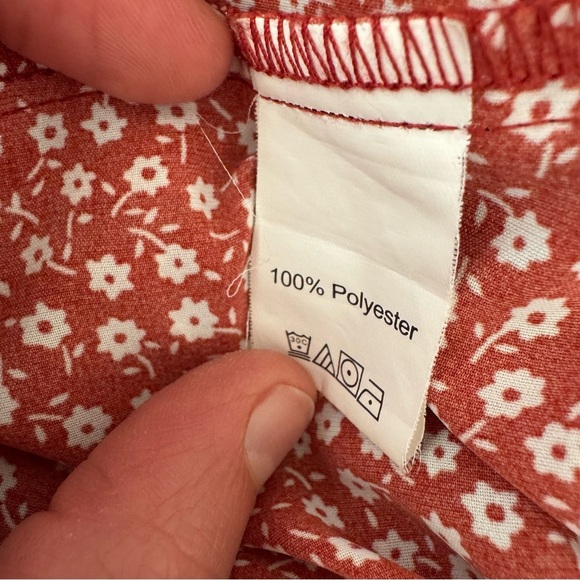 SHEIN Red Floral Skirt Tired Mini Lightweight Fairy Size M - Picture 7 of 7